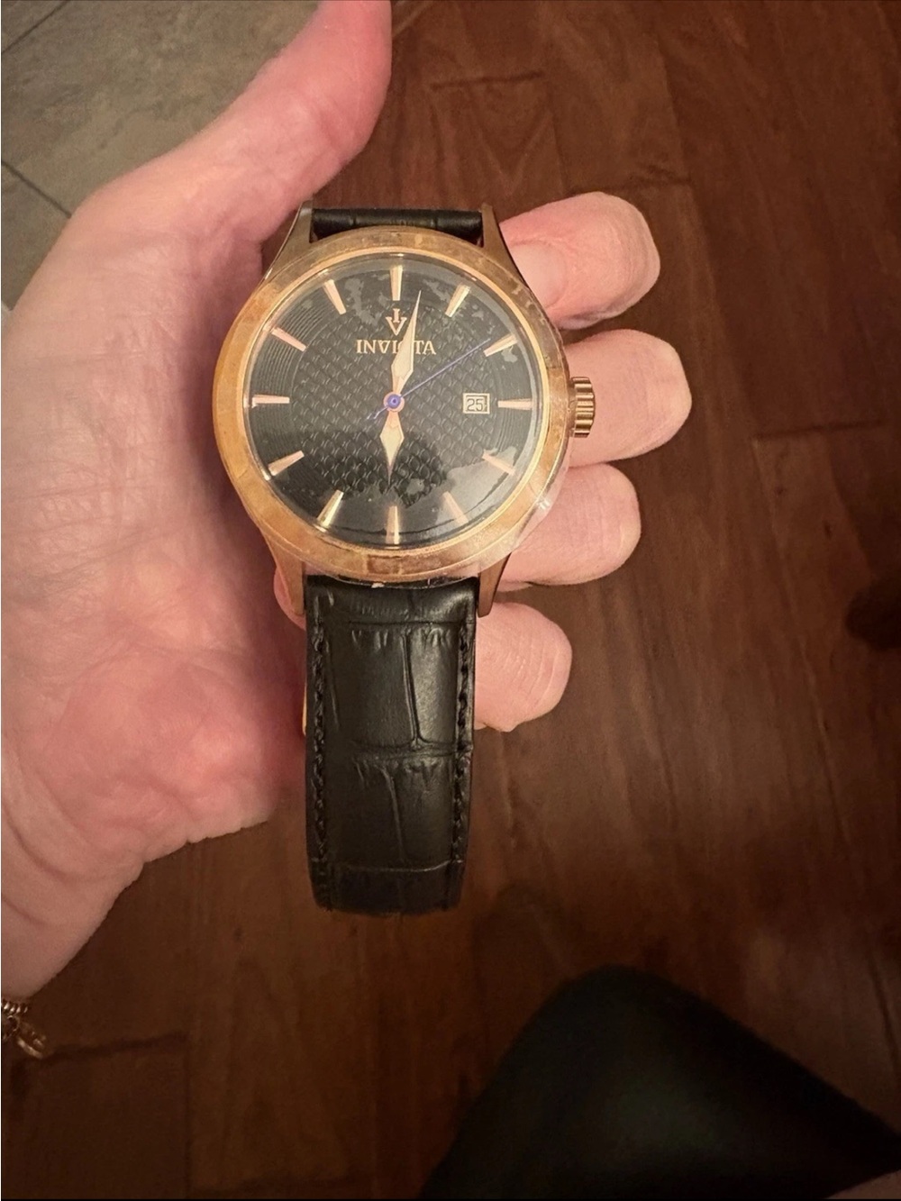 Invicta Mens Beige Leather Watch Strap (will need new battery)
